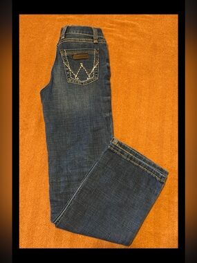 Wrangler Girl Slim Flare Leg Jeans Size 10 Medium Wash Blue Western